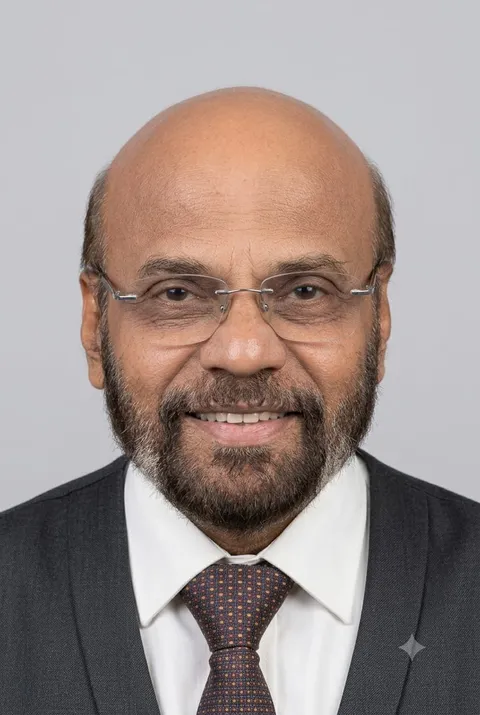 Portrait of Dr C Manohar