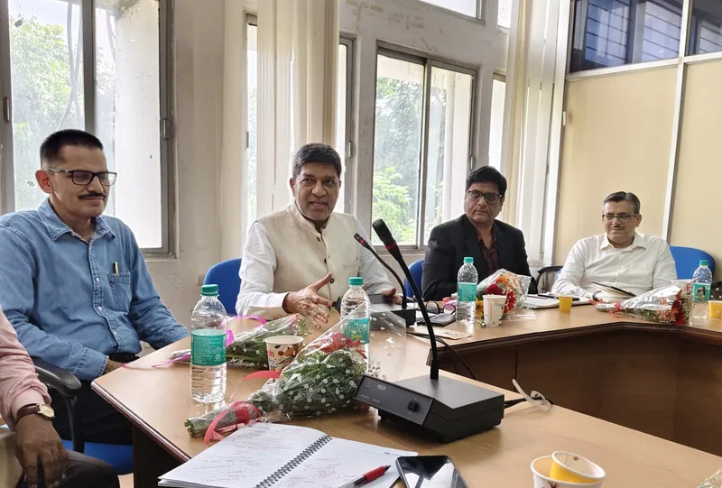 A member addressing a committee meeting